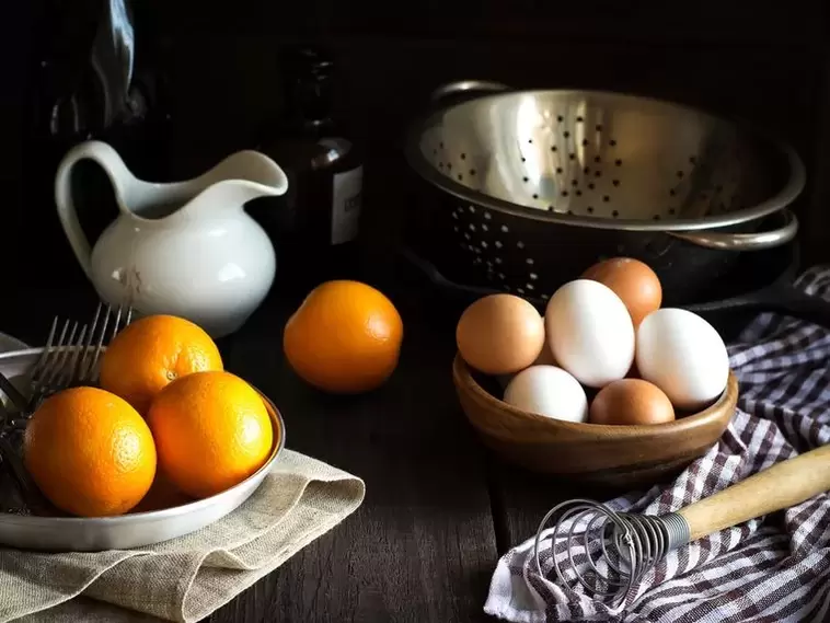 Eggs and oranges in the egg diet